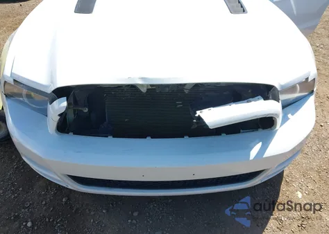 2014 Ford Mustang Gt Premium z USA, uszkodzony, nr VIN 1ZVBP8CF5E5221572